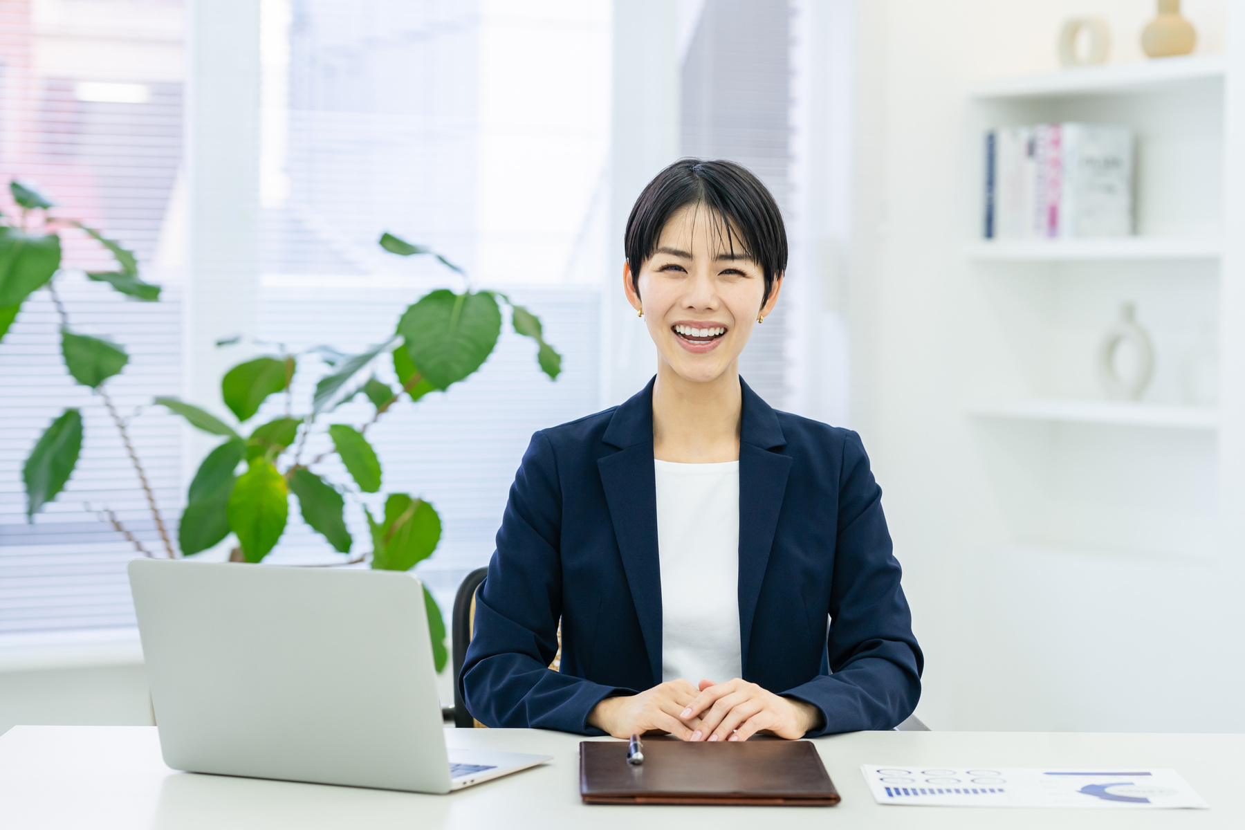 Japanese female consultant